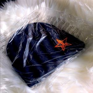 Jeffree Star mystery box exclusive beanie!